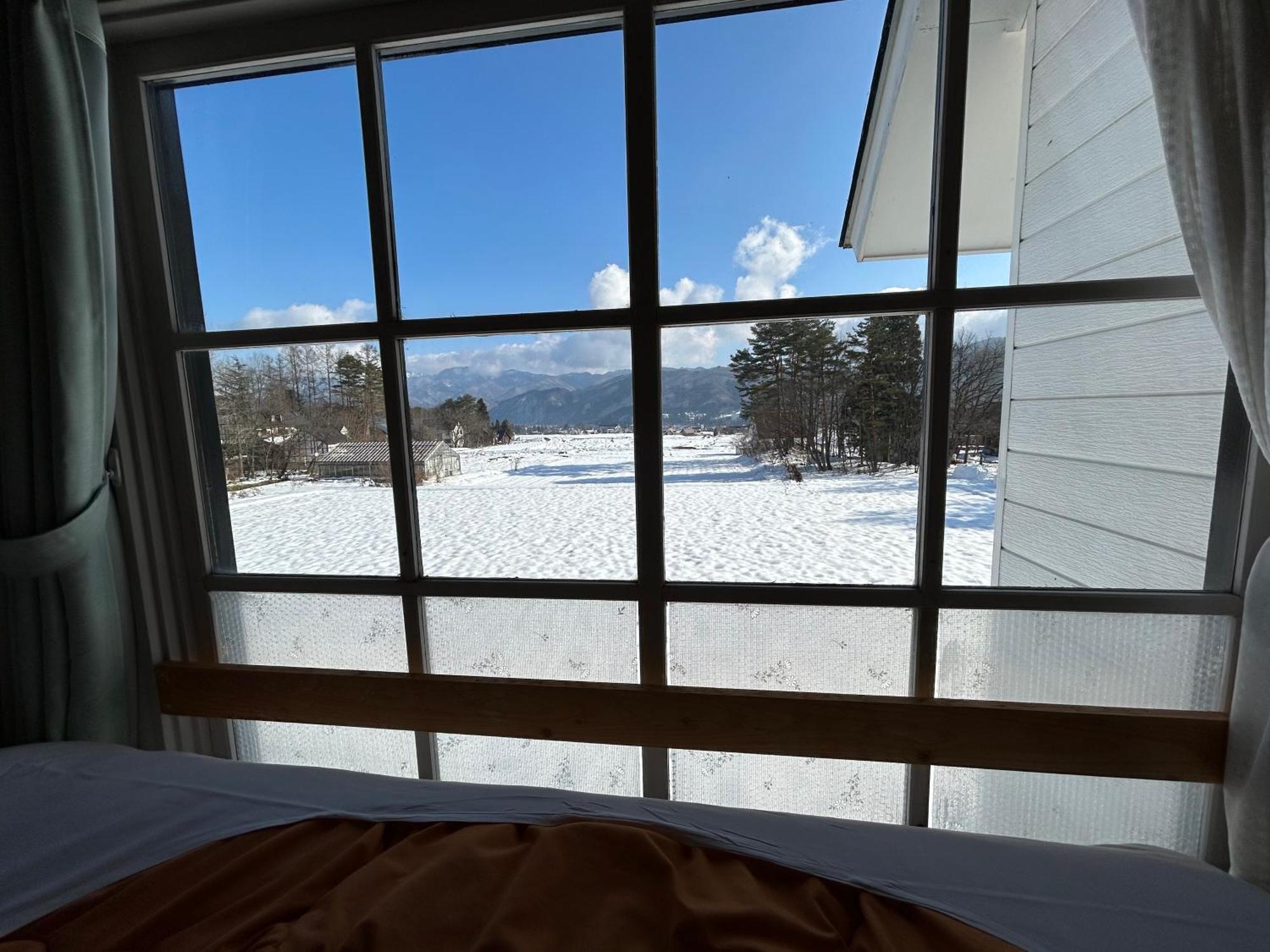 Hakuba Snow Fox Bed & Breakfast Exterior photo