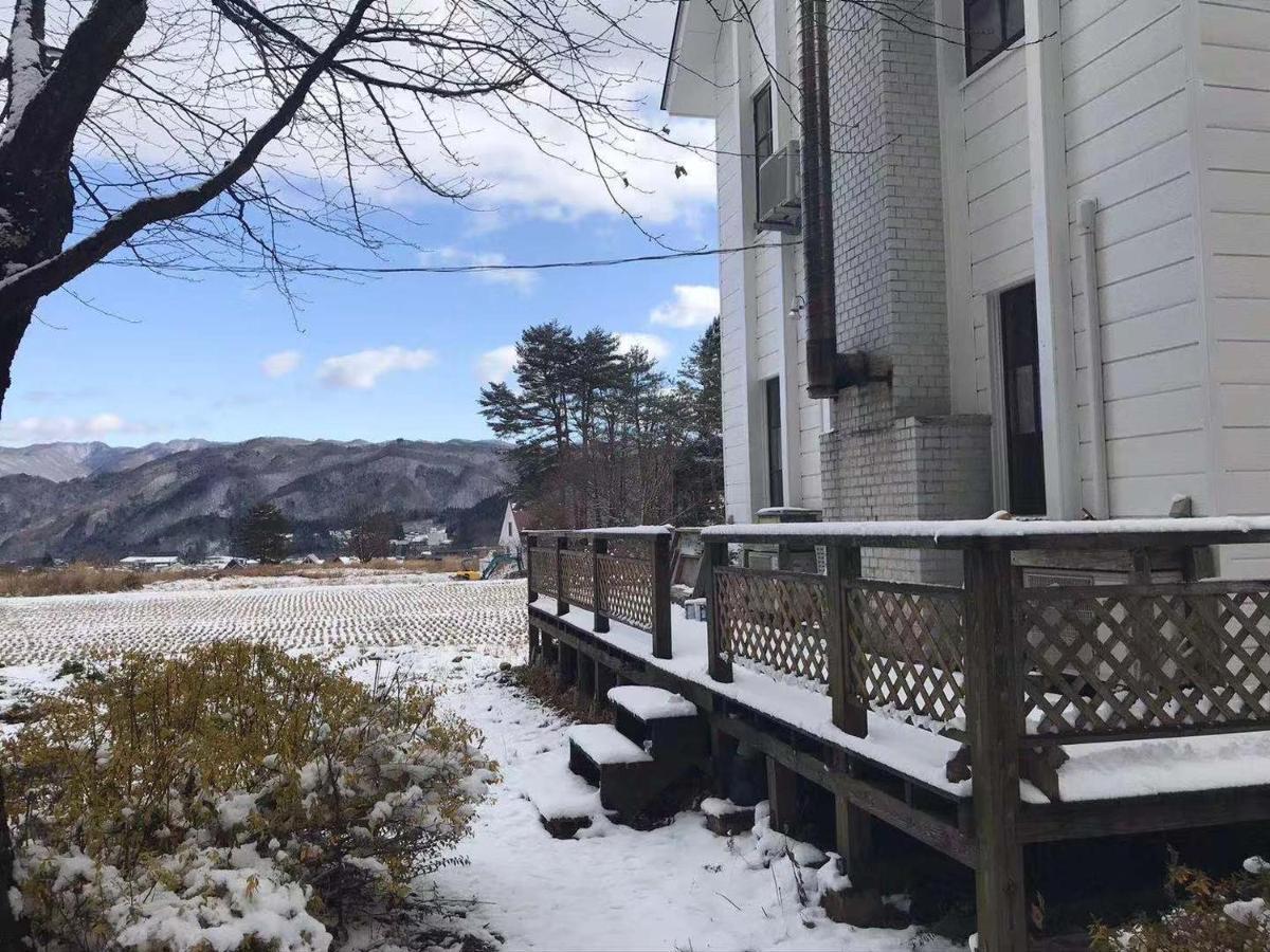 Hakuba Snow Fox Bed & Breakfast Exterior photo
